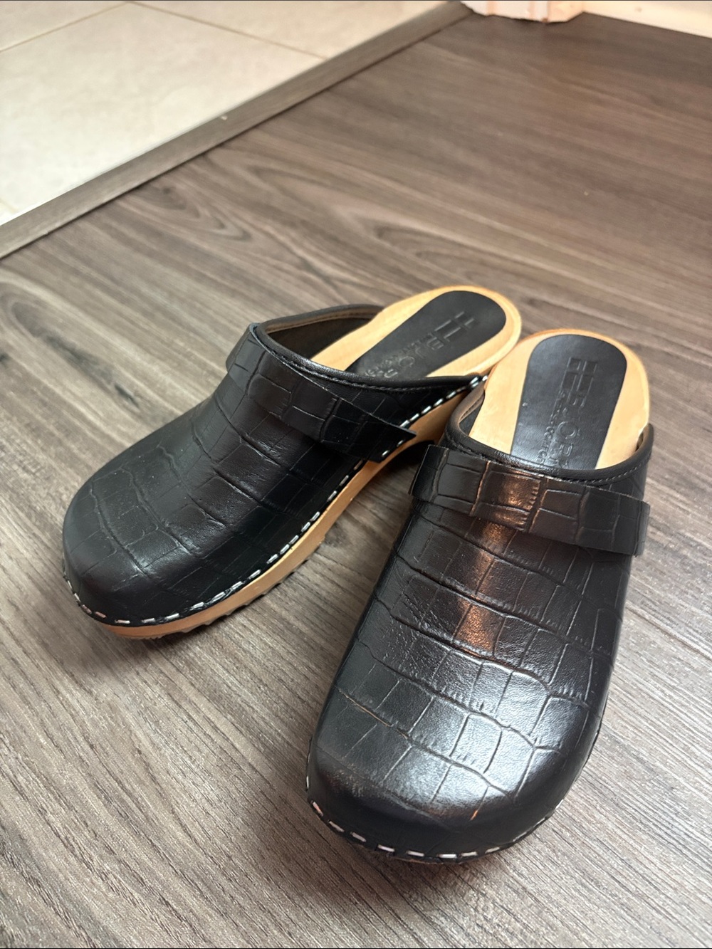 Bjork Maja Croco Print Leather Clogs - Size 37 (6.5 - 7)